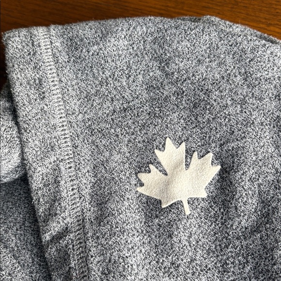 Roots Heather Gray Men's Hoodie white flocked logo EUC - Picture 4 of 6